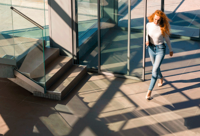 Puertas de cristal automáticas: soluciones modernas para comercios y residencias de alto nivel